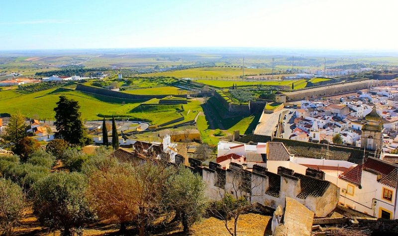 Viagem de carro pelas cidades de Portugal